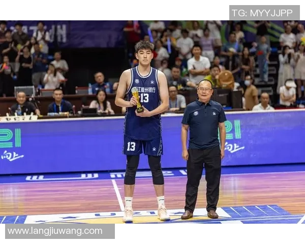 专访篮球教练黄伟深度剖析成功背后的秘诀与经验分享