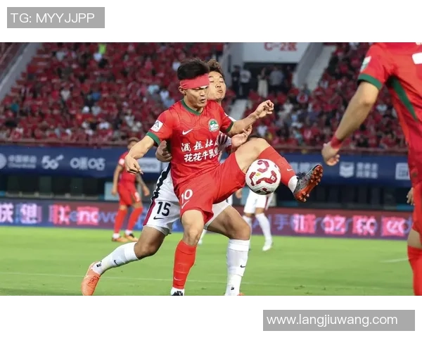 足球明星穿山寨鞋引发争议球迷热议品牌与真伪之战 足球明星穿山寨鞋引发争议球迷热议品牌与真伪之战